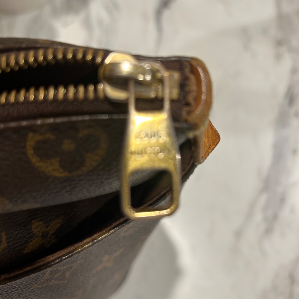 Authentic purse - Picture 3 of 9